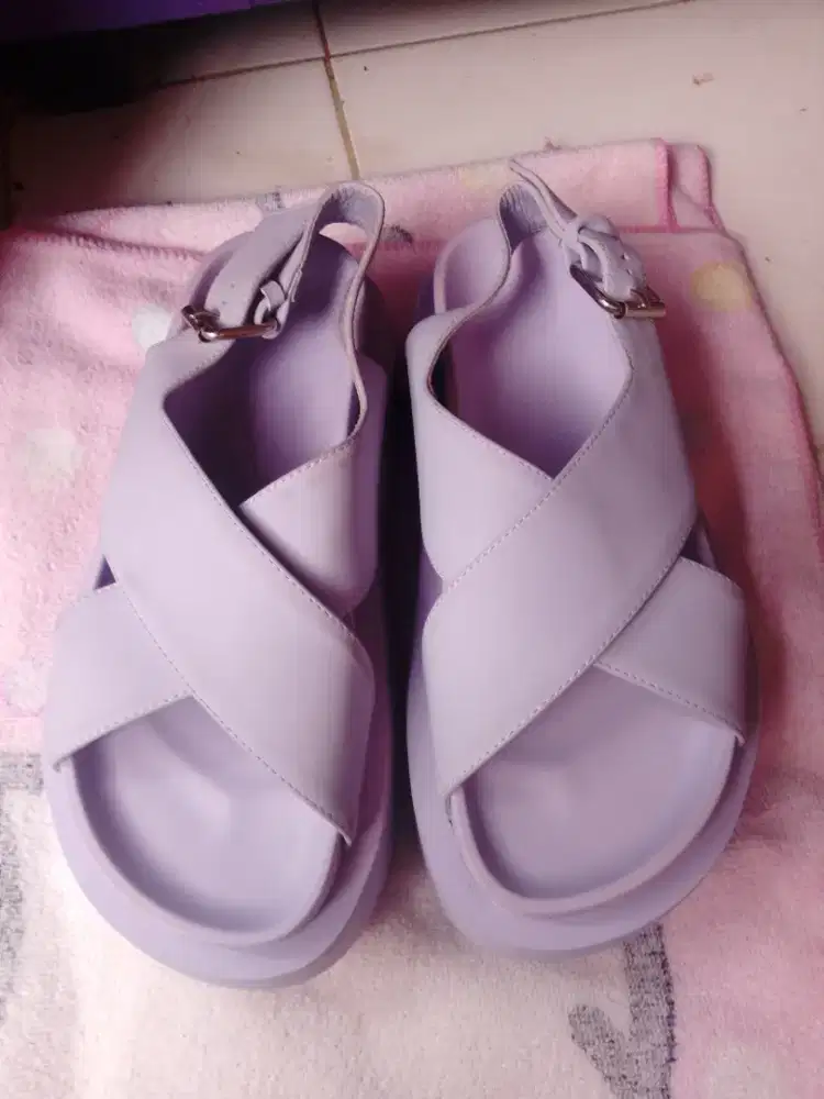 Sepatu sendal Bangkok