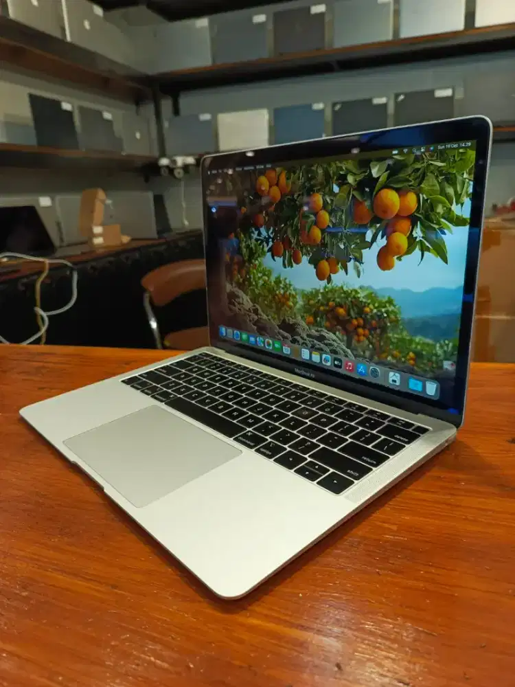 Macbook Air Retina 13 inch , 2019