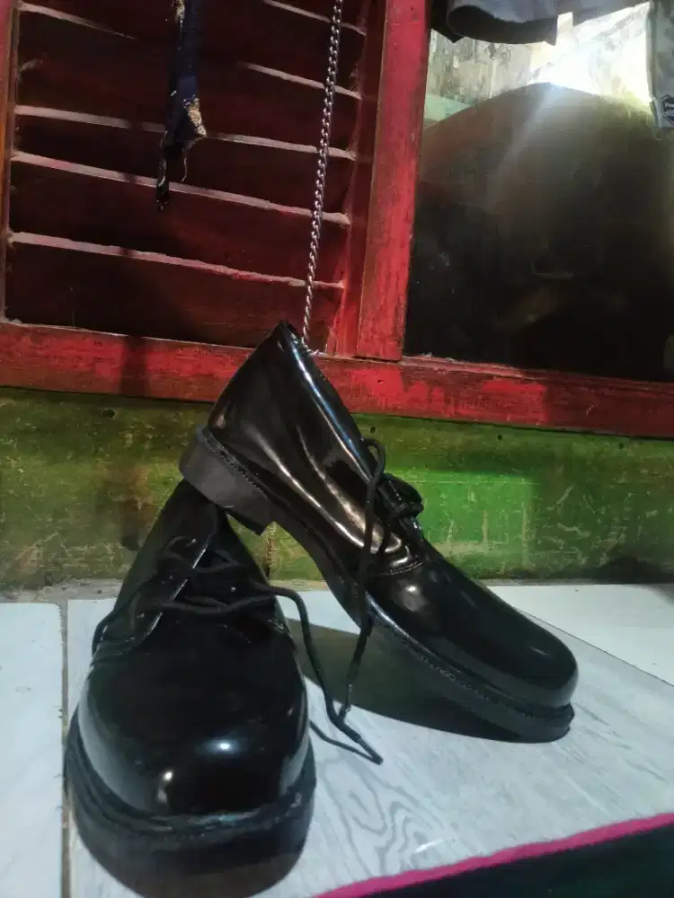 Sepatu pantofel pria formal