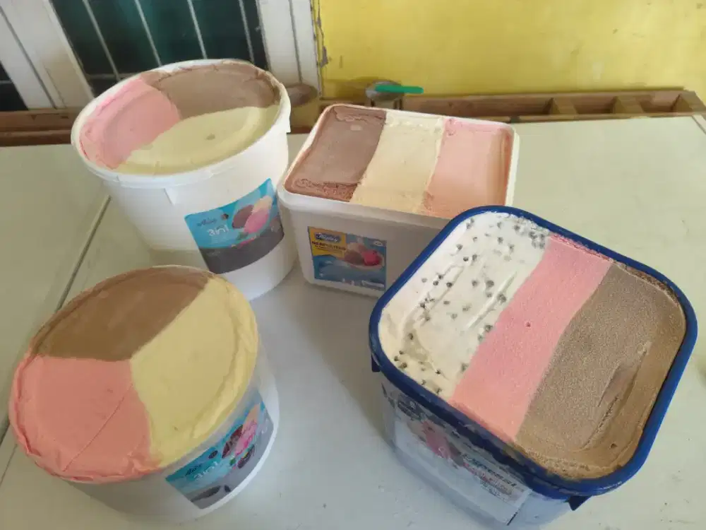 Ice cream kemasan 8 liter