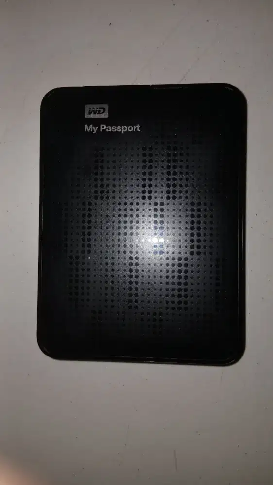 hard disk eksternal portabel WD Elements 2TB USB 3.0.