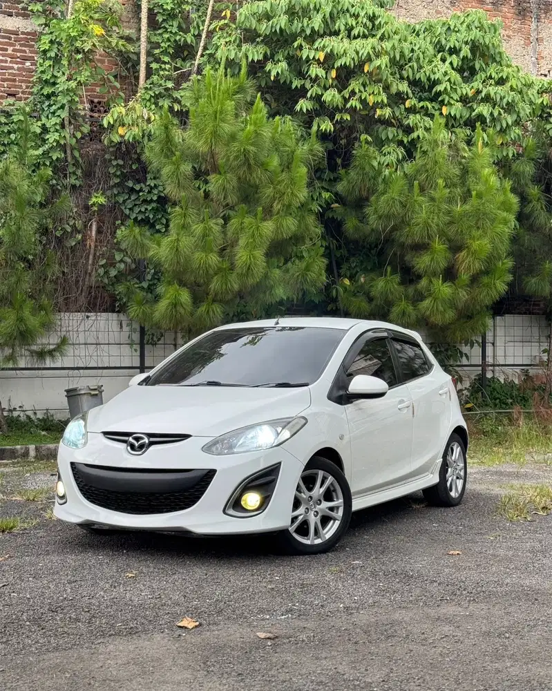 Mazda 2 2010 Bensin