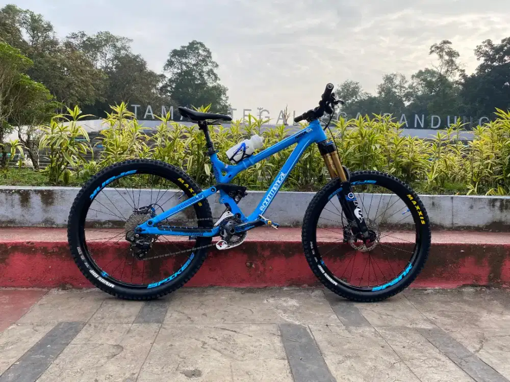 Sepeda mtb fullsus sepeda gunung comencal meta am v3 26inchi upgrade