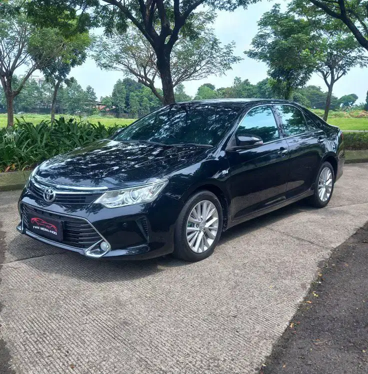 toyota camry 2.5 V AT 2018 hitam