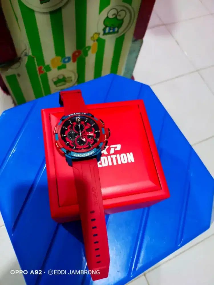 Jam expedition tipe E6781M , 19/Z296M