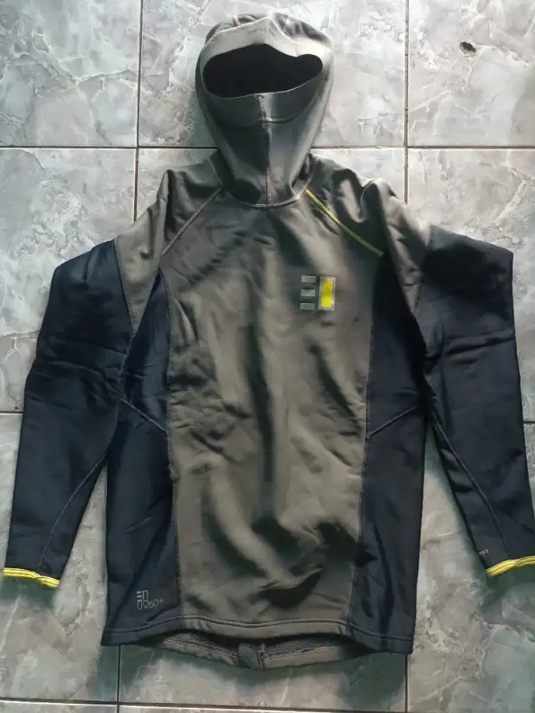 Baju selam lengan panjang