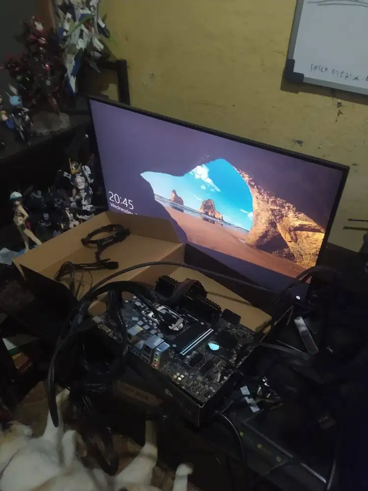 Motherboard MSI + i5-10400