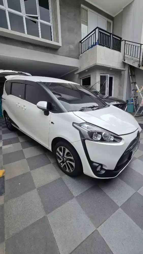 Toyota Sienta V AT 2017