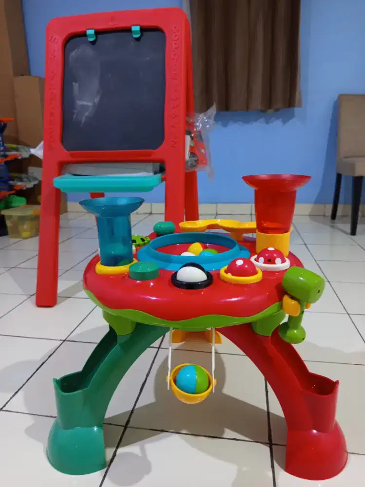 Mainan bola-bolaan bayi/anak dan papan tulis & papan tulis