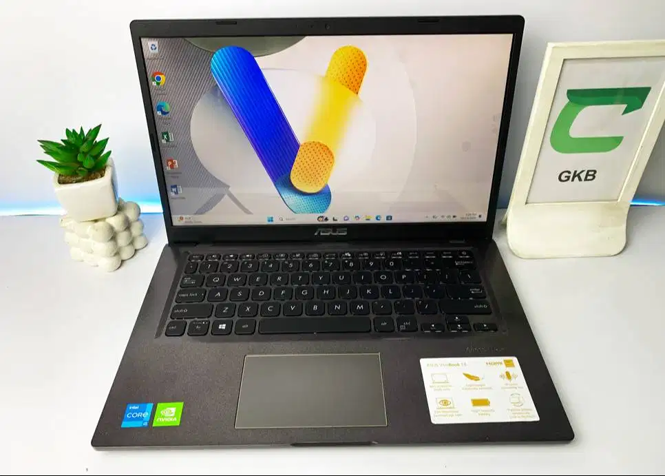 Laptop Asus VivoBook intel core Generasi relatif baru dual VGA Nvidia