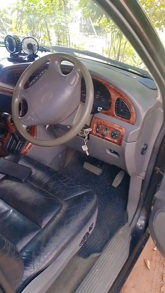 Kia Carnival 2000 Bensin