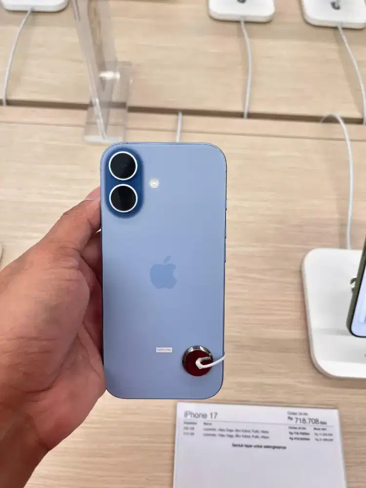 NEW iPhone 17 256 GB