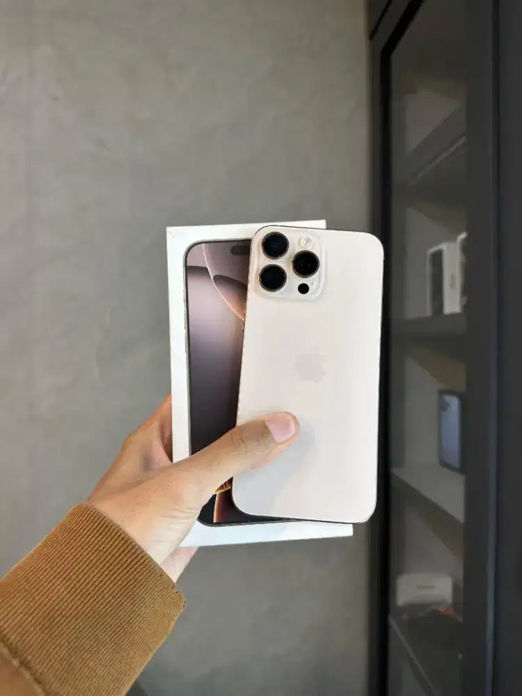 Iphone 16 pro Max 256 gb garansi ibox fullset bisa cicilan