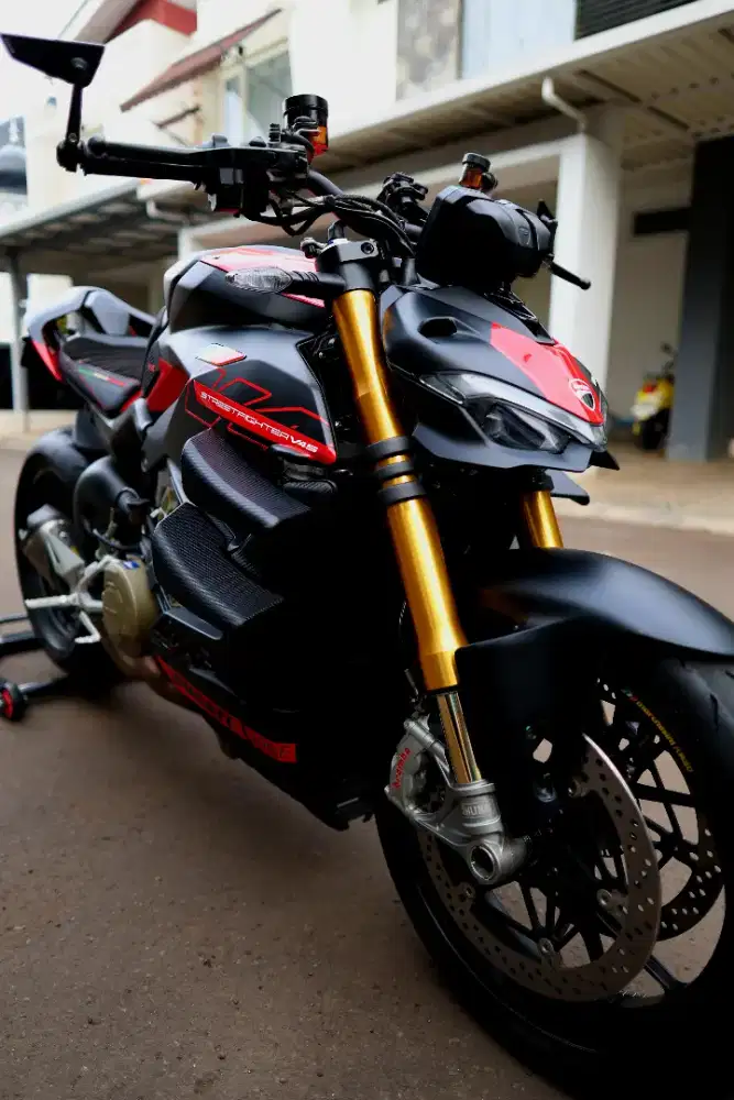 DUCATI Streetfighter V4 S 2023