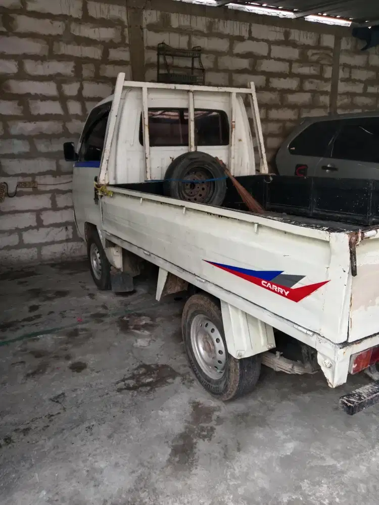 Suzuki Futura 2001 Bensin