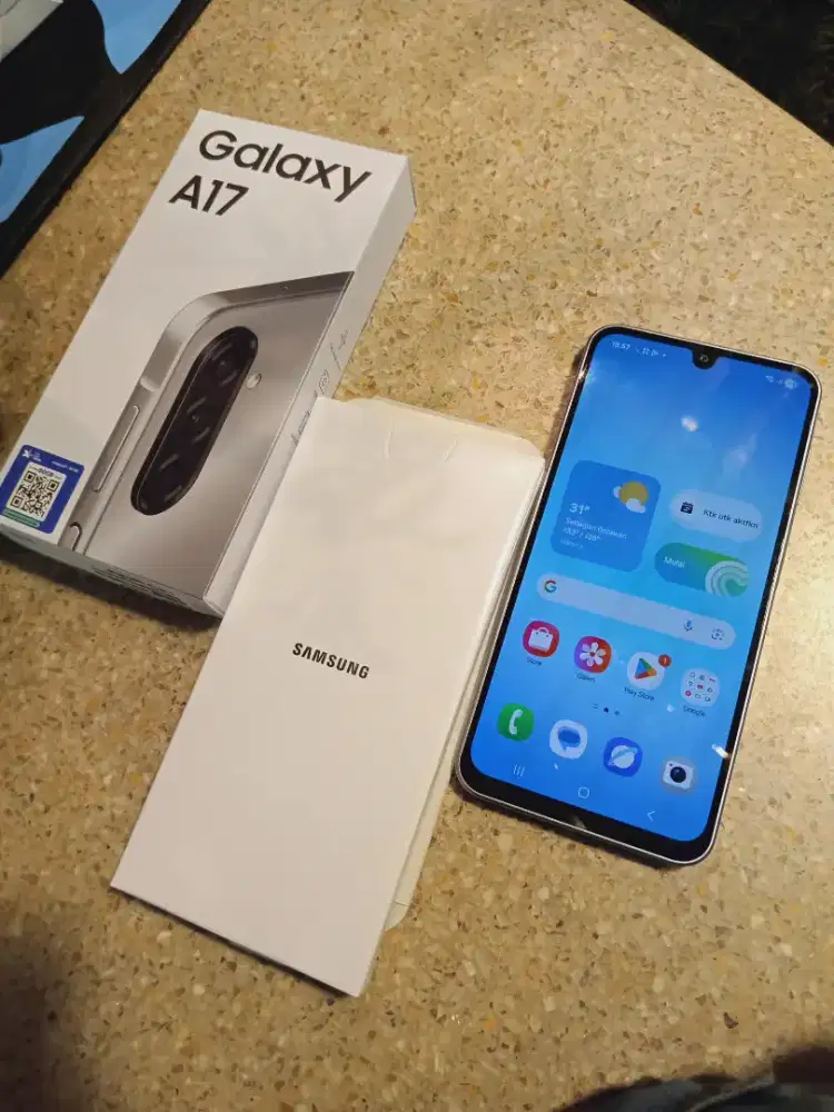 Samsung Galaxy A17 LTE 8/128 GB Gray Fullset Garansi Panjang