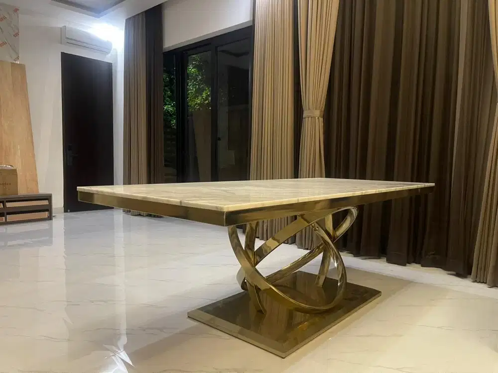 Meja Makan Marmer 8 Kursi - Elegan