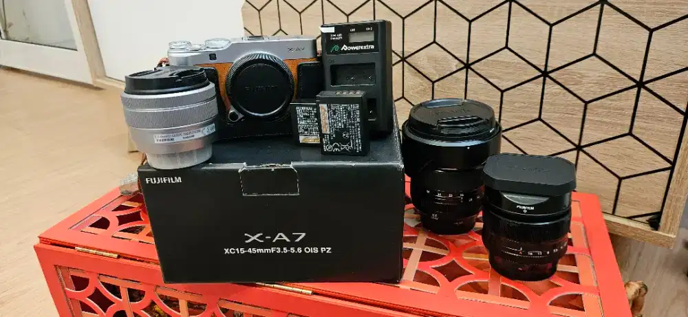 Fujifilm XA-7 include lensa 15-45mm mulus kondisi mint like new 99%