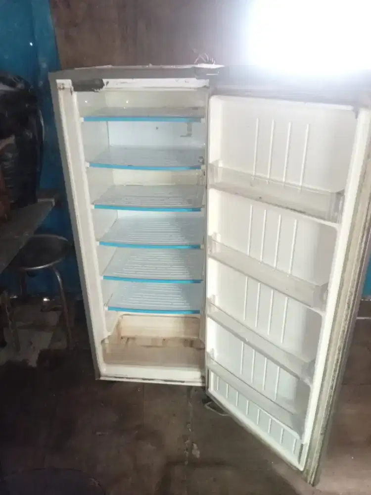 Kulkas freezer LG