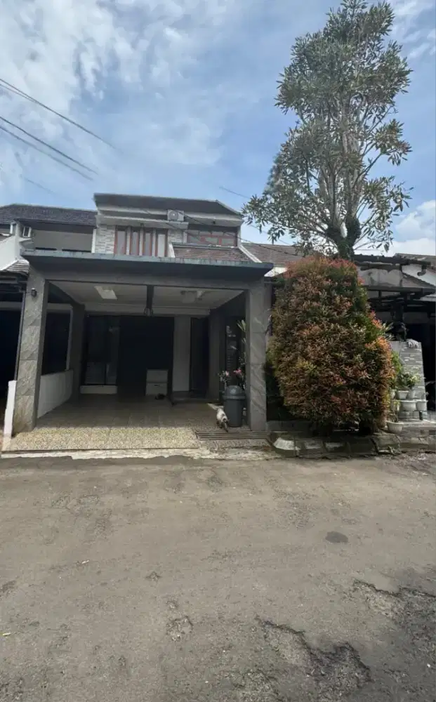 Rumah di akita cluster buahbatu murah di bawah pasar dekat ke tol