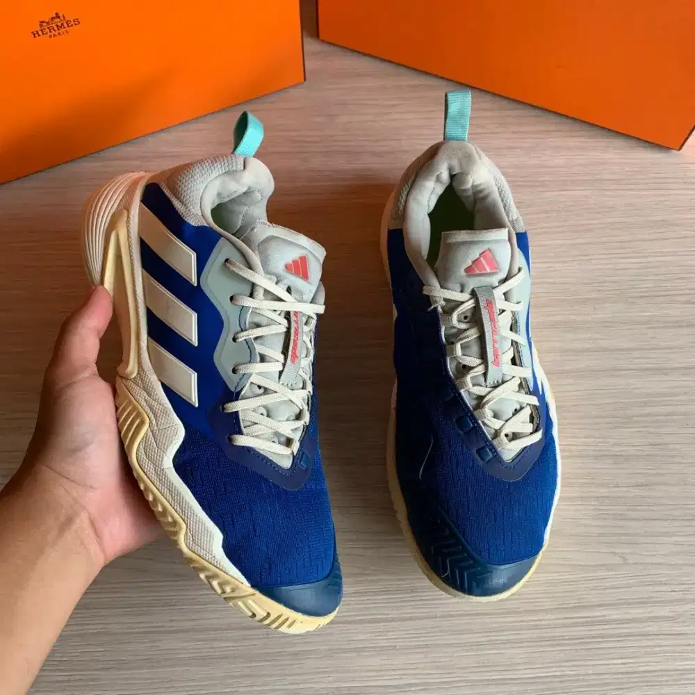 Adidas Barricade Court Tennis Olahraga Sepatu 42