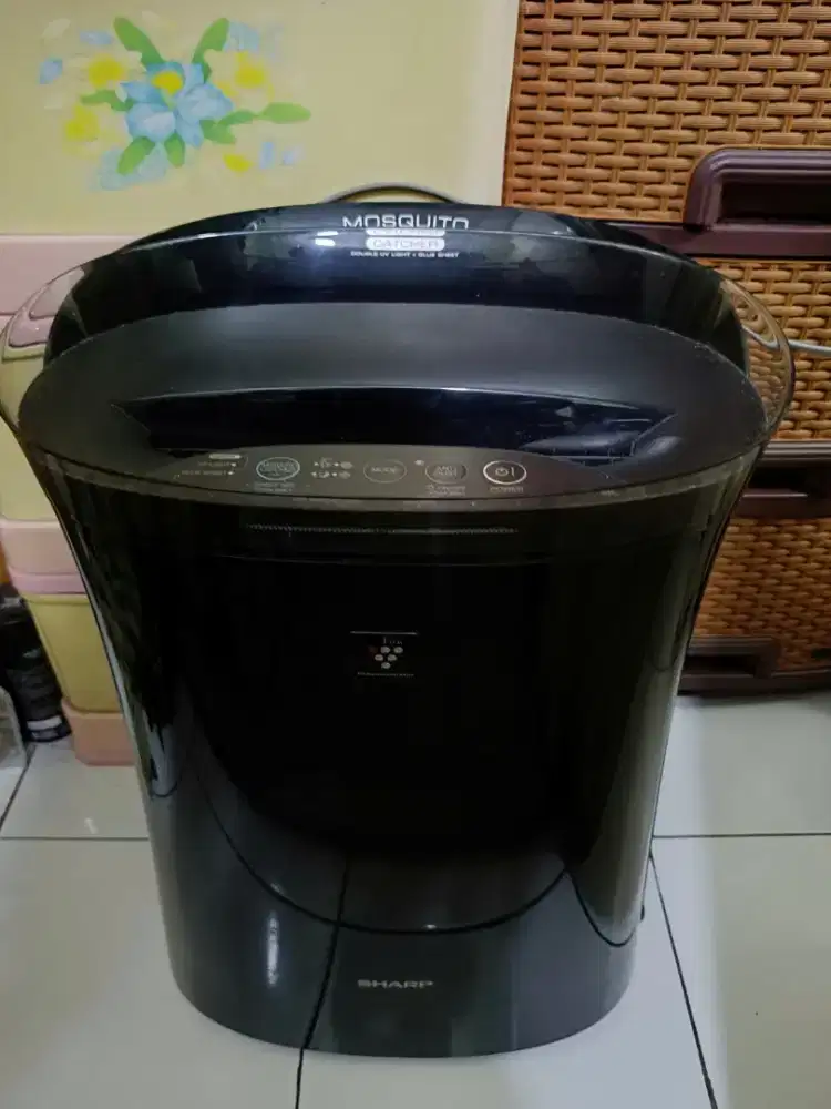 Dijual Sharp Plasmacluster Air Purifier and  Mosquito  Catcher