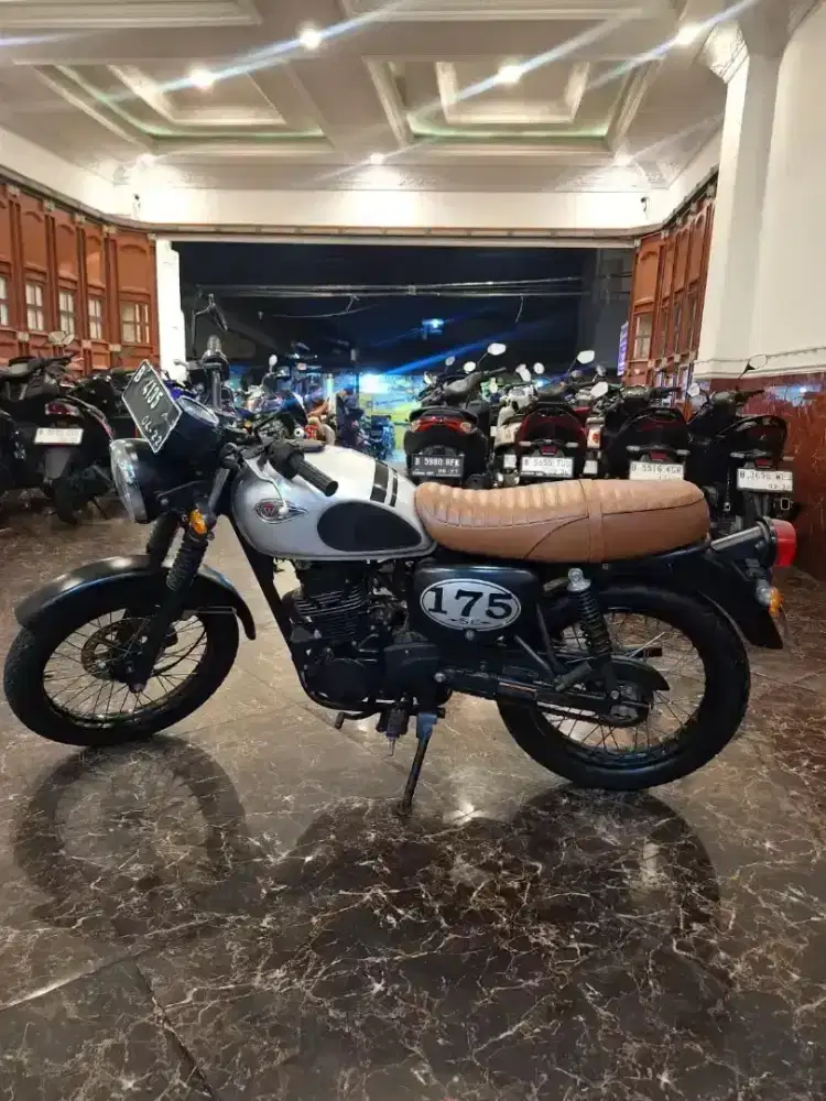 Hub ima , dp murah W 175 Cafe 2018 Km low 1000an , syarat ktp & kk