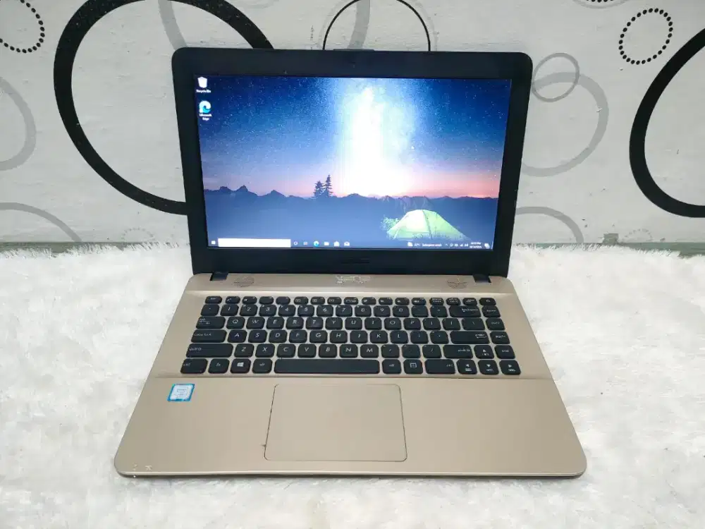 Bantu sodara jual laptop Asus X441U tinggal pake
