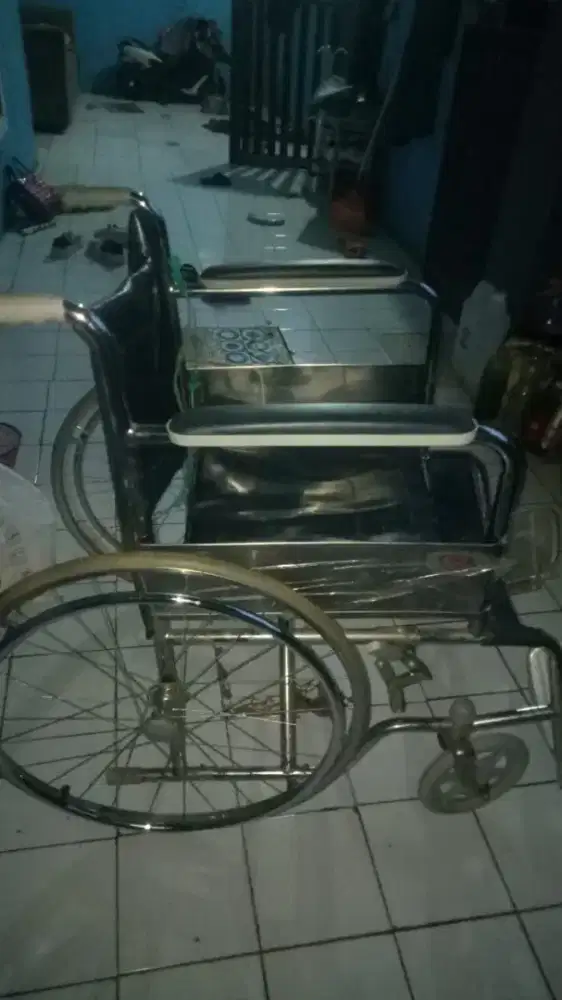 Jual korsi Roda aja nih Baru 2 minggu di pake