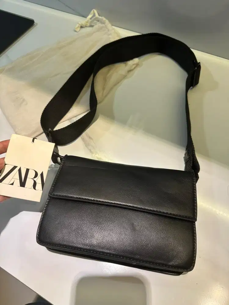 SLING BAG ZARA HITAM