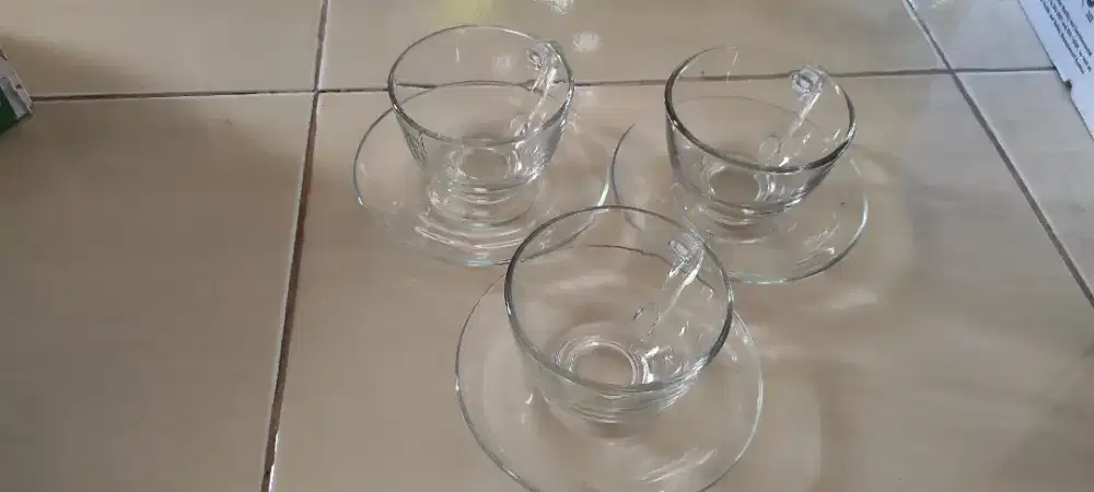 Dijual gelas teh 1 lusin 20ribu aja