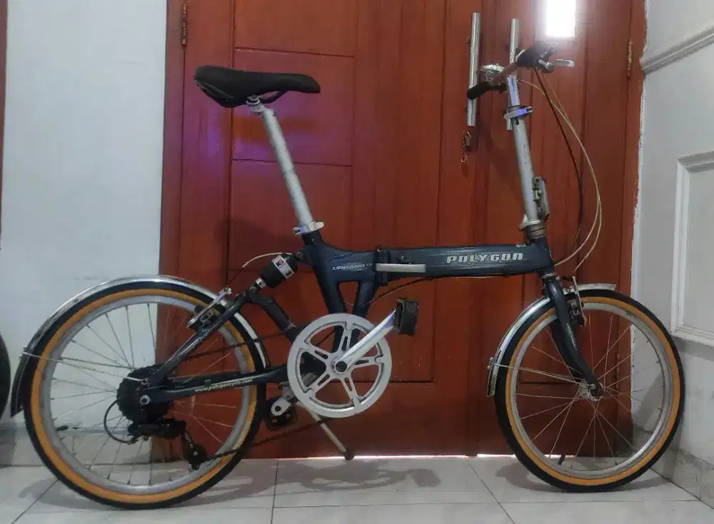 Sepeda lipat polygon urbano 5.0 dlt