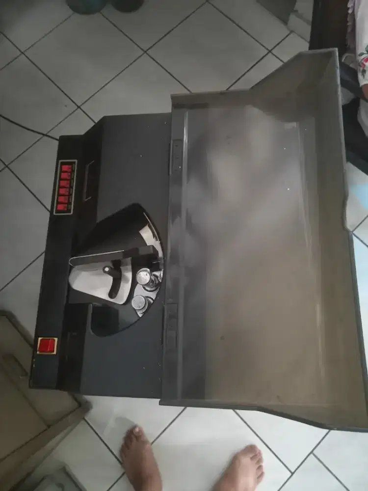 1 Unit brnakas +mesin hitung