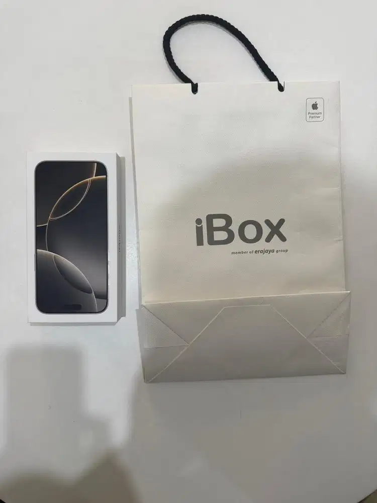 Dijual Iphone 16 Pro Max 256G silver Kondisi seperti baru