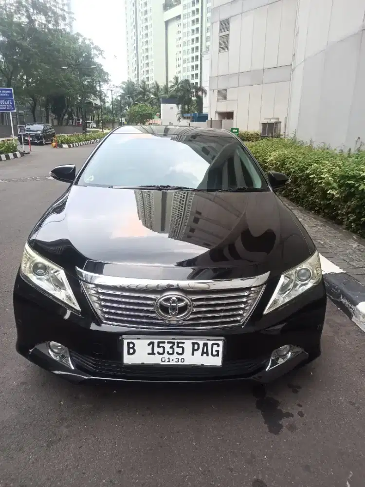 Toyota Camry type G 2.5 AT .warna hitam
