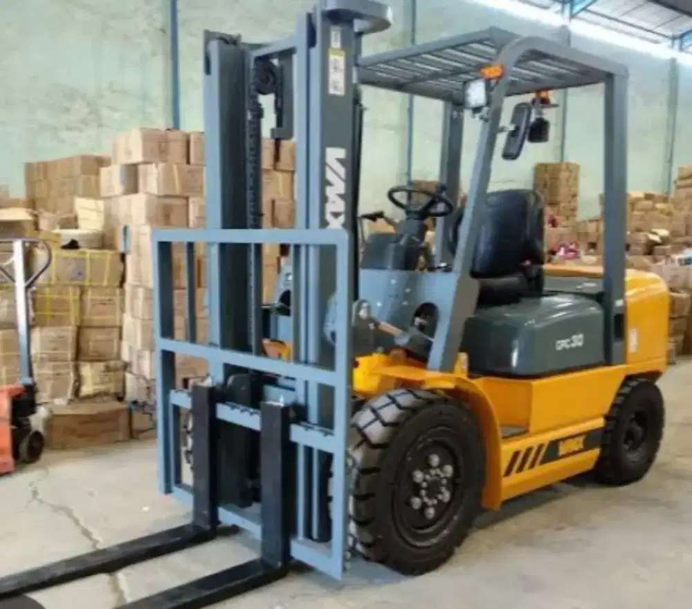 Mencari pekerjaan operator forklift