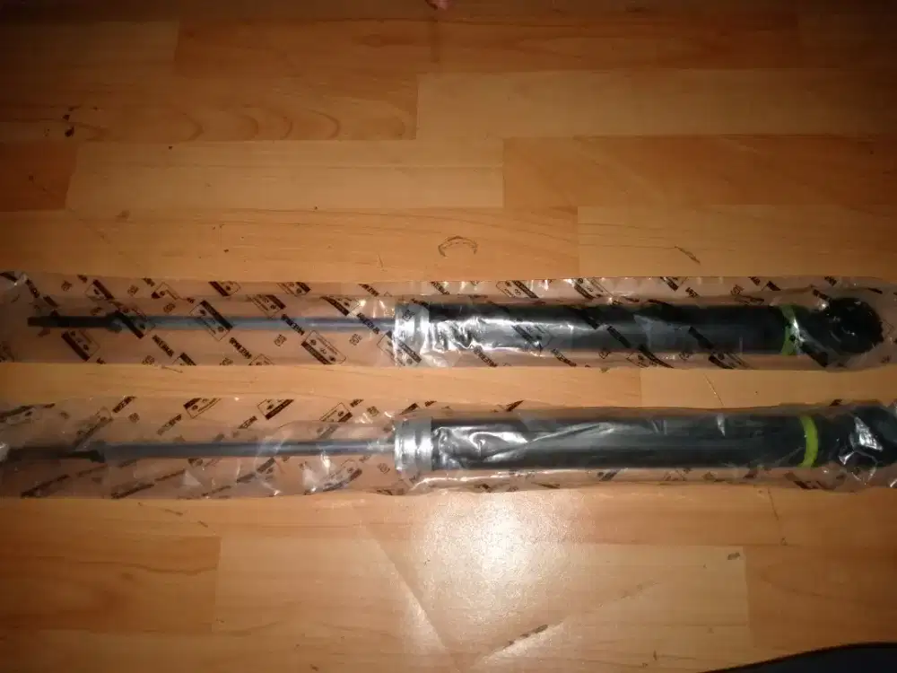 Shock belakang grand Livina L10