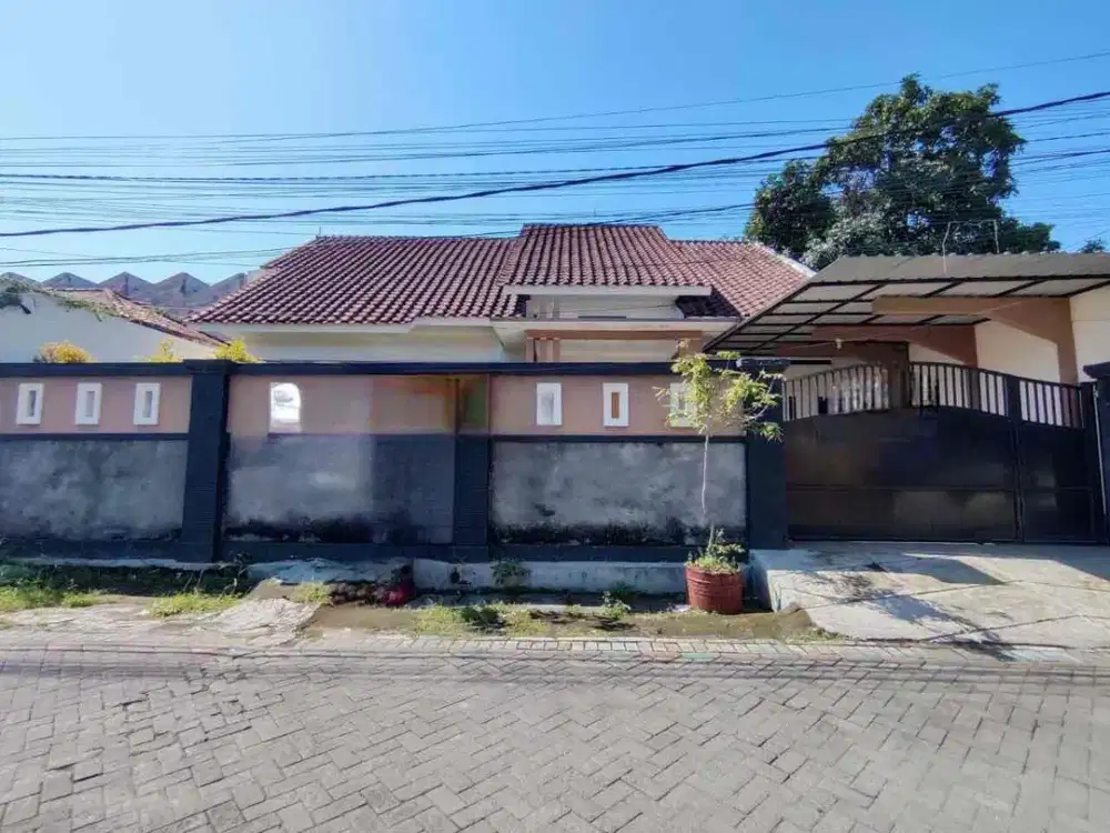 7,9 juta-an‼️Dijual runah besar kutisari selatan dekat UK petra