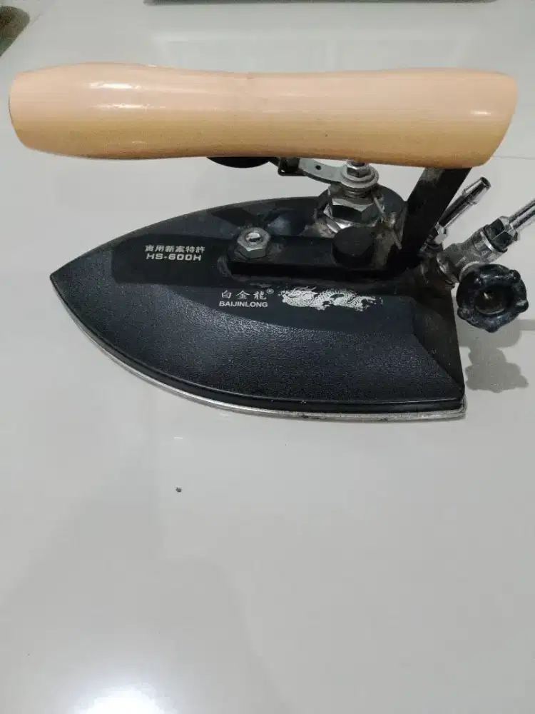 Di jual setrika uap