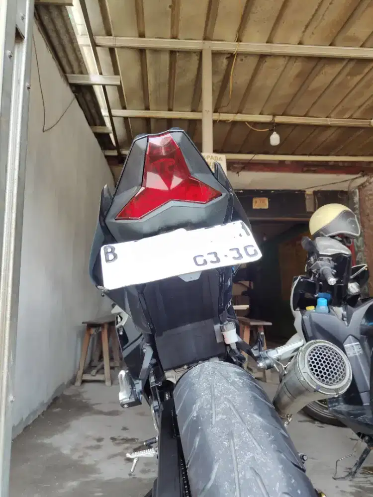 Di jual cepat kawasaki ninja 250cc, KM 11rb pemakaian sendiri