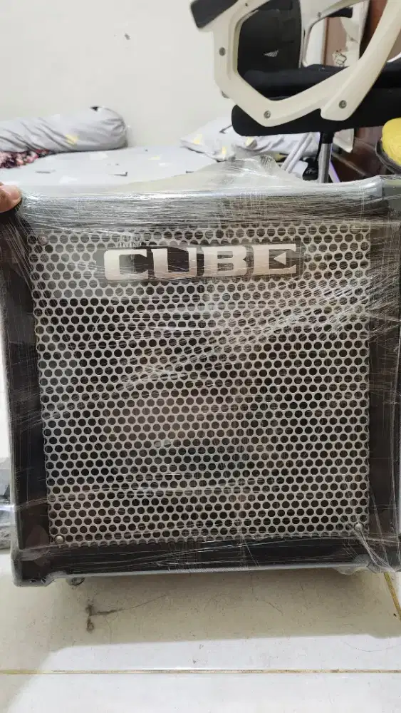 Ampli gitar Roland Cube 40 Gx dan efek gitar Korg AX5