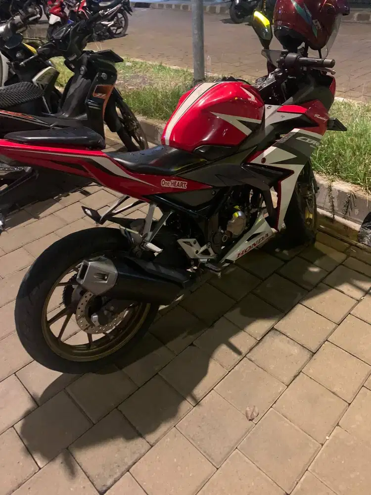 Cbr 150 r 2017 jual cepat
