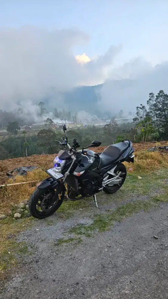 Suzuki Gsr 400 ...