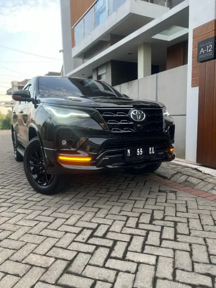 KM 18 RB | FORTUNER VRZ 2.4 GR SPORT 4x2 AT SUPER ANTIK