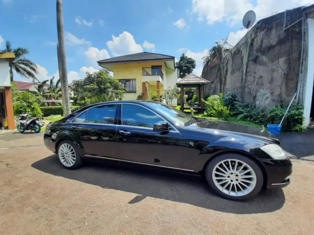 Mercedes Benz S300 Good Condition