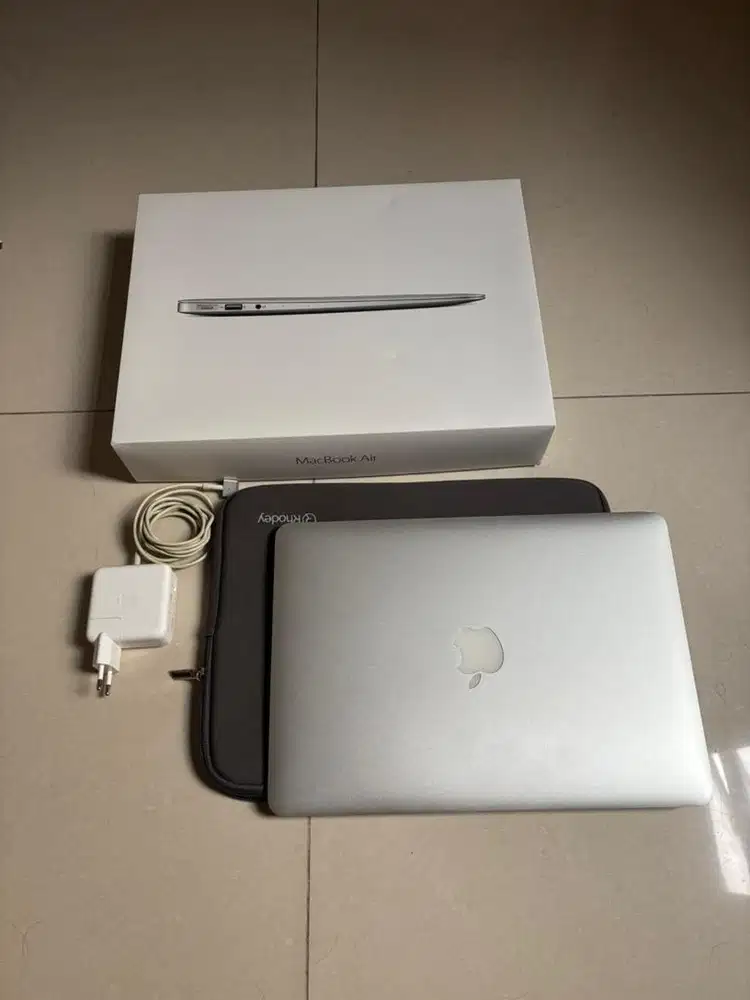 Macbook Air 2017, 13 inch Fullset Second