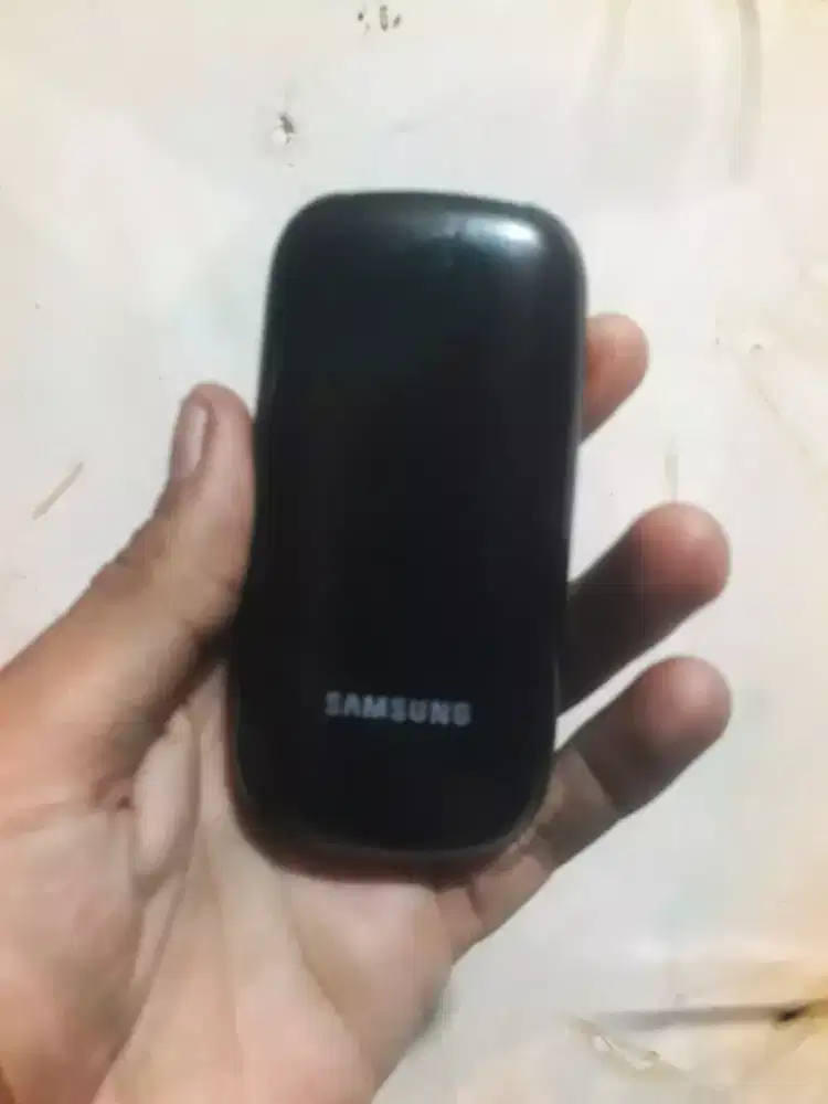 Samsung lipet hitam