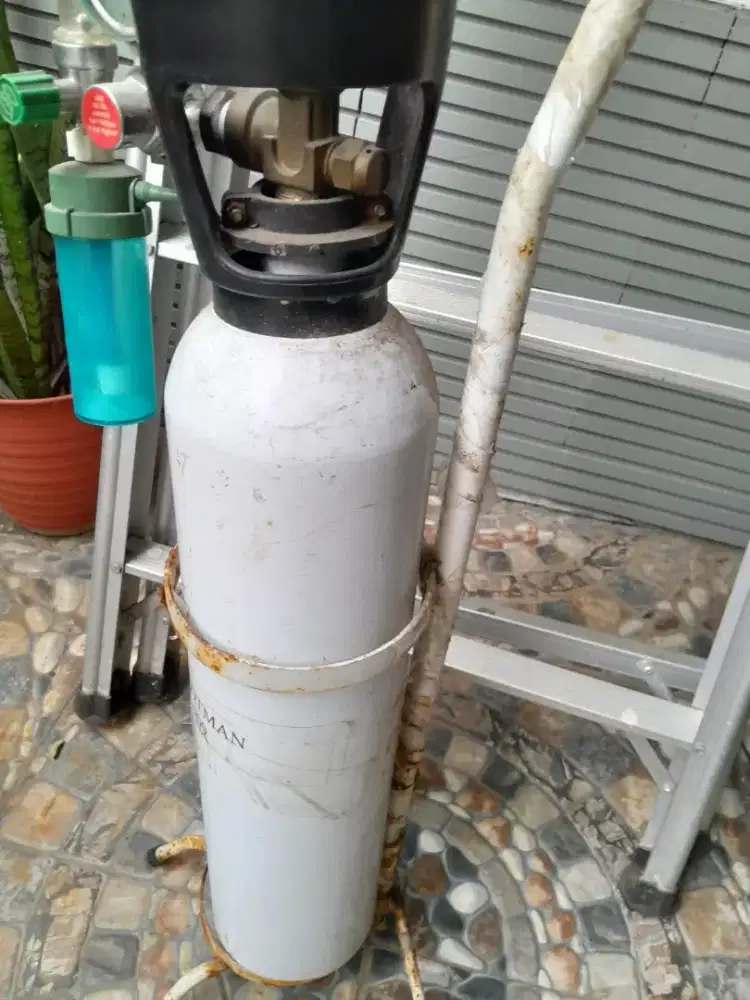 Tabung oksigen + regulator lengkap 1 set