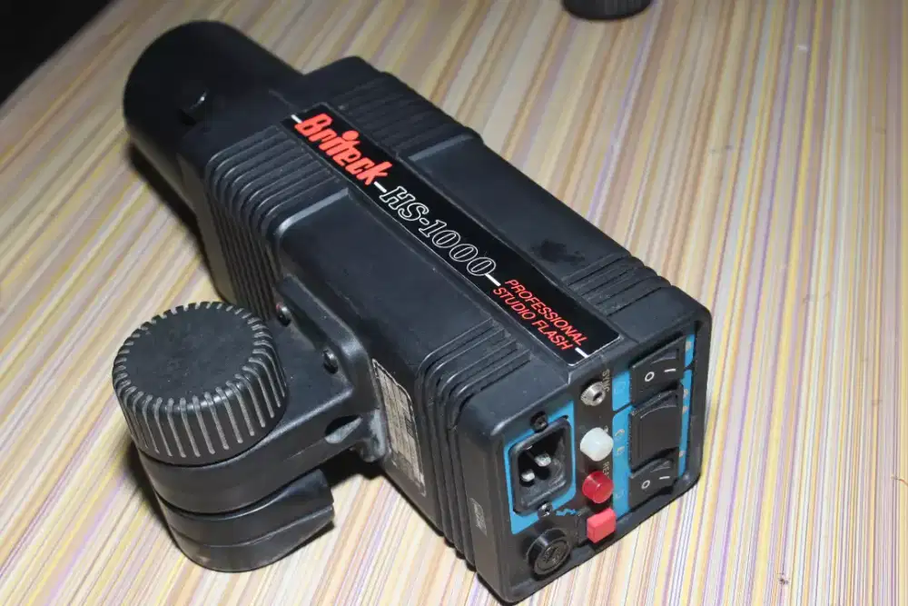 Lampu Flash .mrek BRITAK