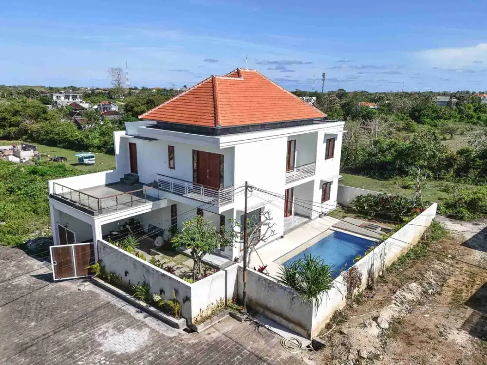 Villa 4 Bedrooms Modern in Jimbaran
